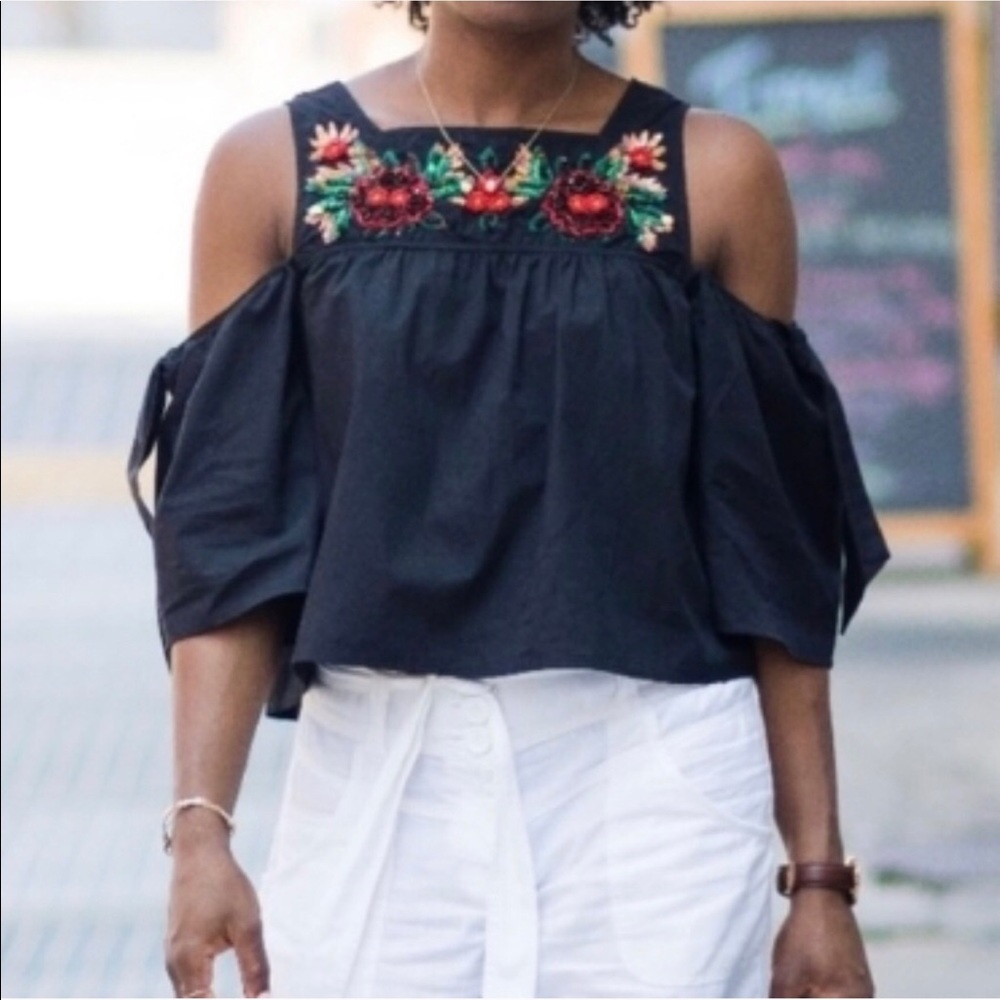 🌵ZARA Embroidered Floral Boho Top